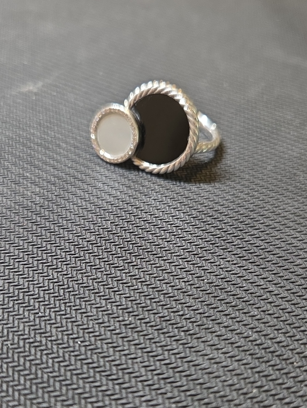 Elements Silver Dual Disc Black Onyx & White Mother Of Pearl Statement Ring